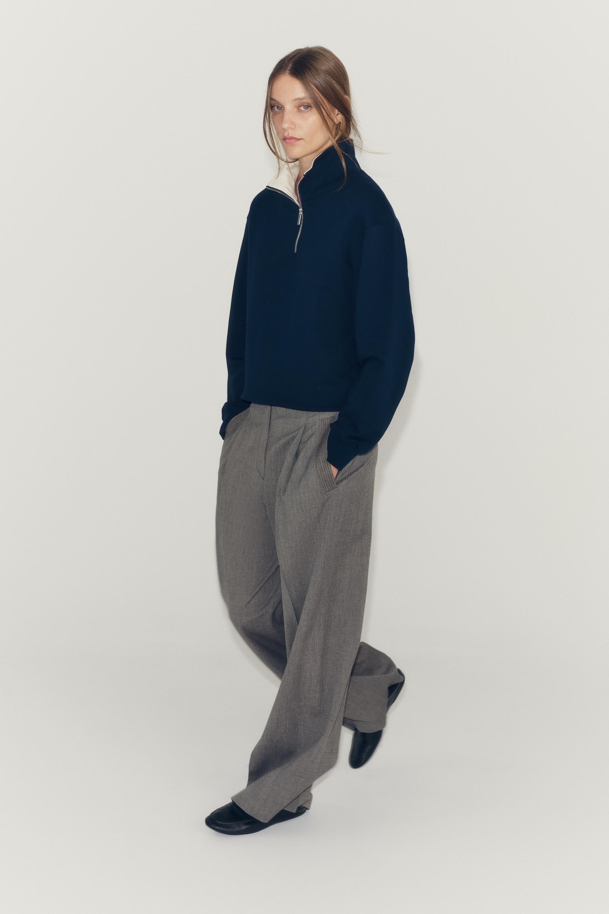 ZIP-UP SWEATSHIRT