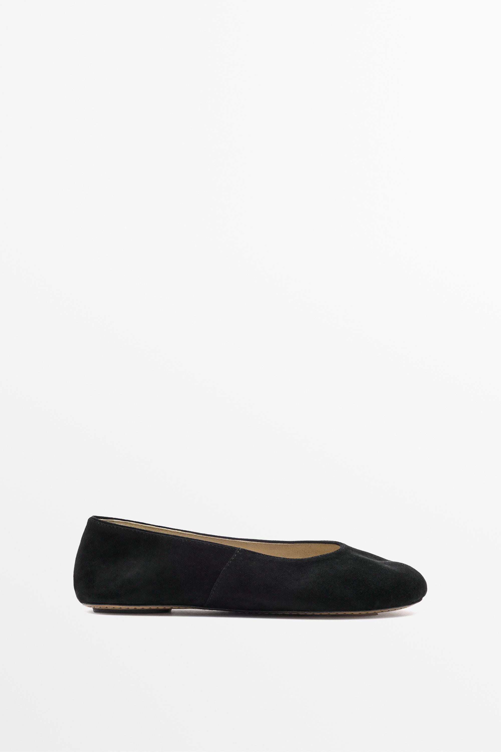 Ballerine en cuir finition daim souple