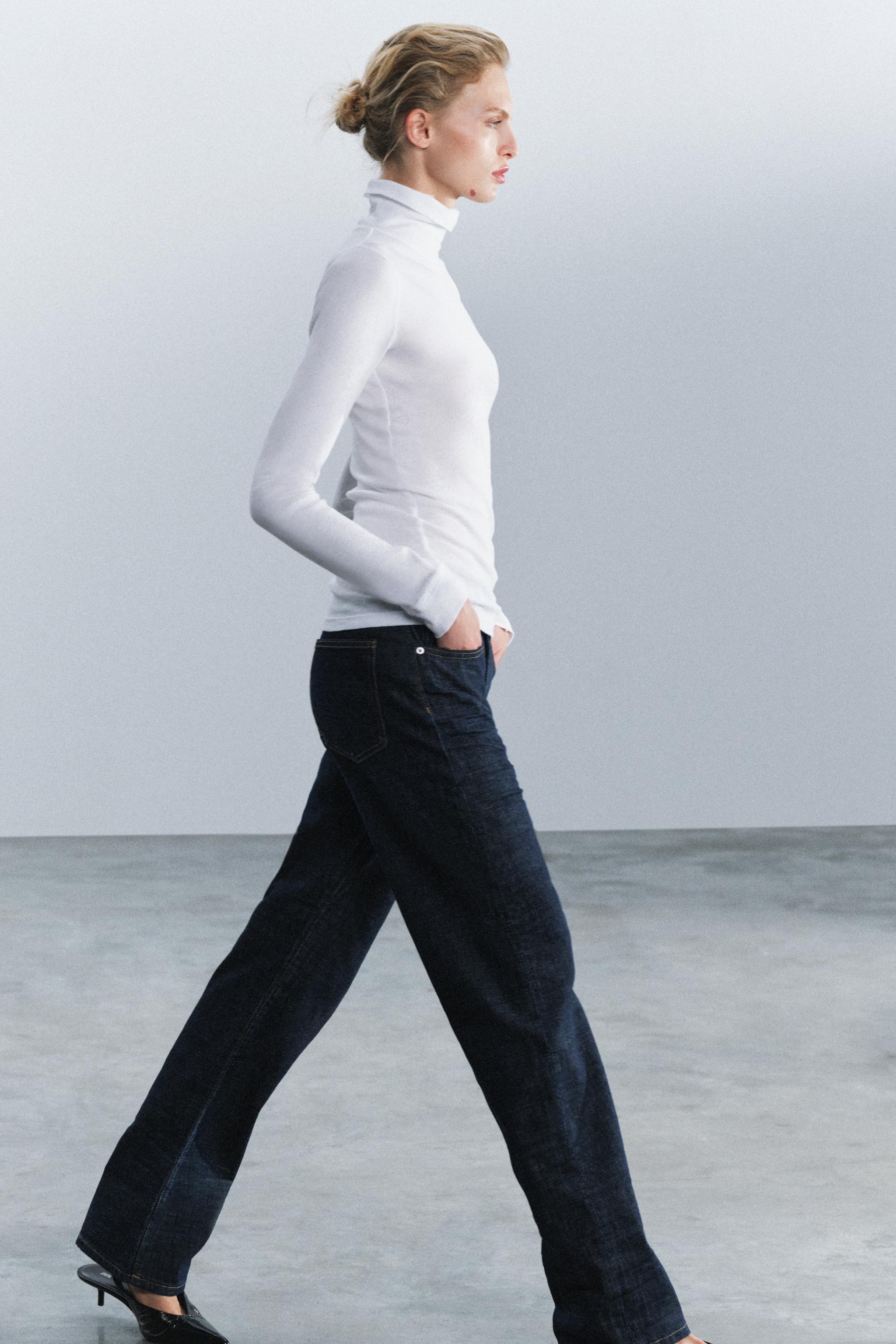 MOCK NECK TOP