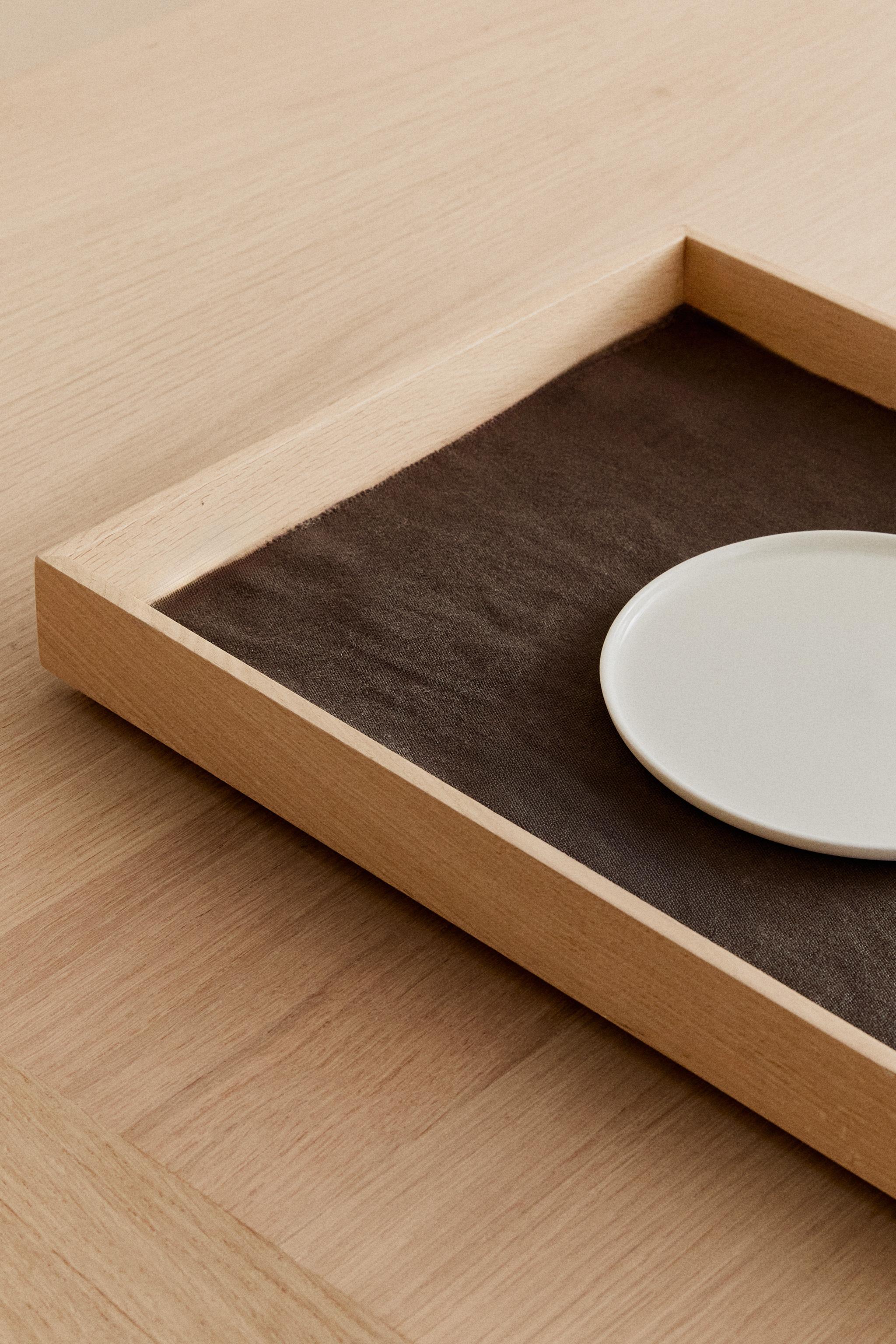PLACEMAT 01 — Brown