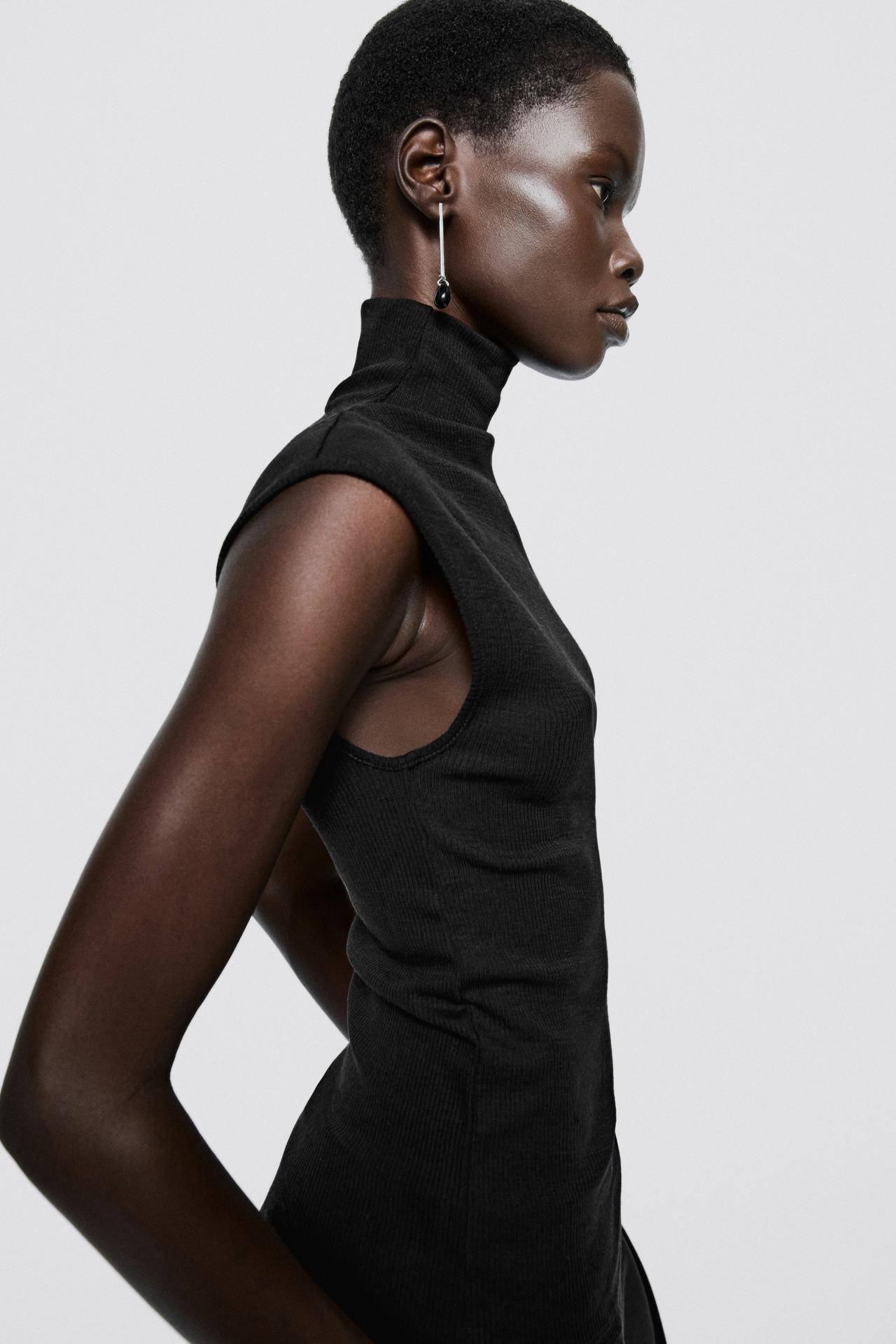 Seed dangle earrings - LIMITED EDITION — Black