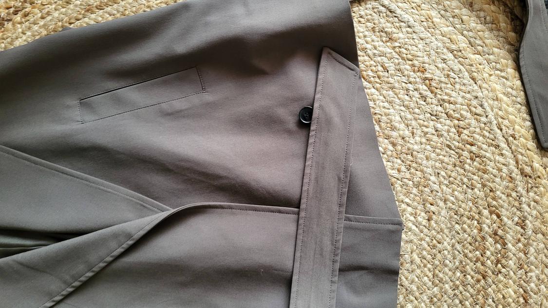 WAISTCOAT WITH SHOULDER PADS AND BELT - Image 3
