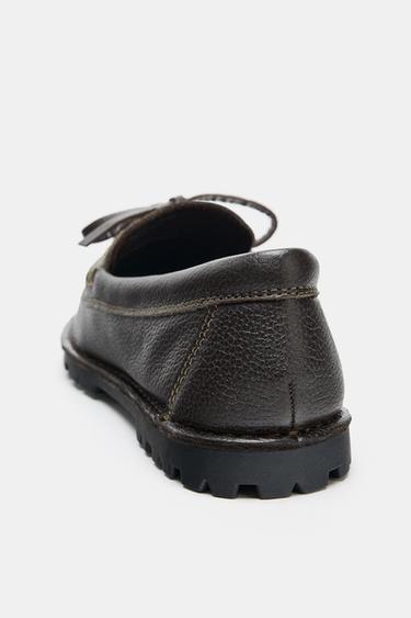 CHAUSSURES BATEAU EN CUIR À SEMELLE CRANTÉE - Marron de Zara - Image 6