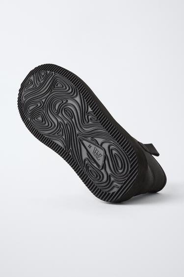STIEFELETTE FELL - Schwarz von Zara