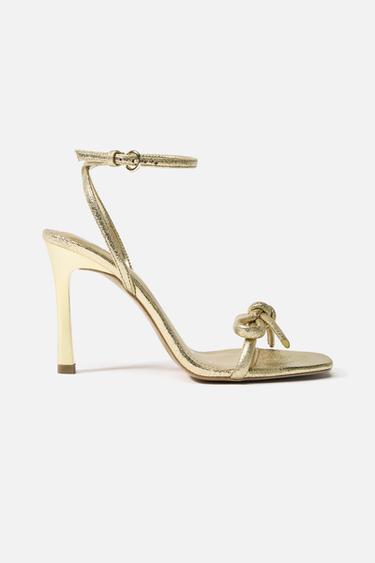 METALLIC BOW HEELED SANDALS - Gold by Zara