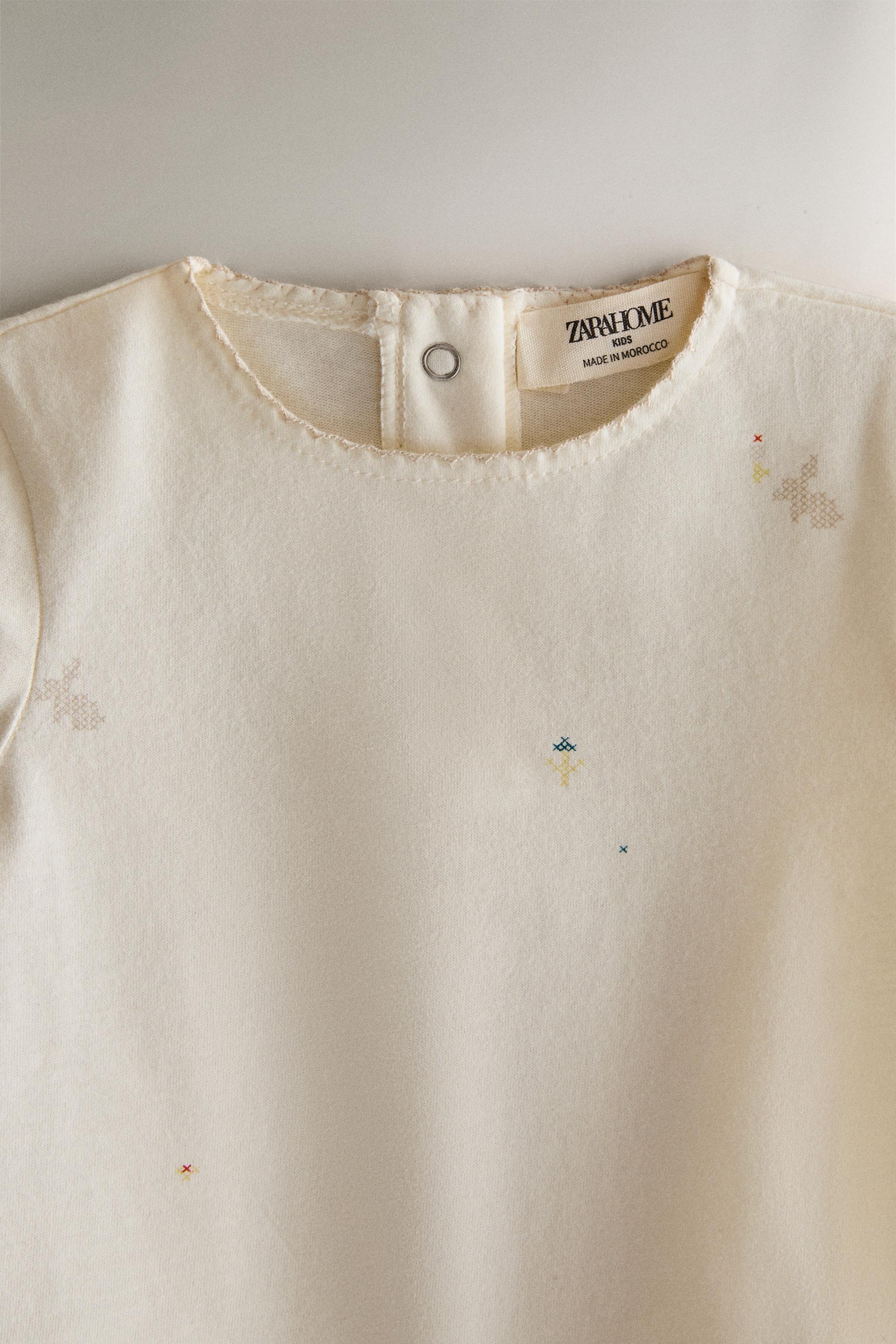 KIDS RABBIT & FLOWER FOOTED ROMPER — Oyster-white