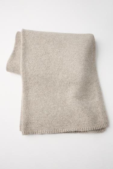 BASIC KNIT SCARF - camel by Zara - Image 4