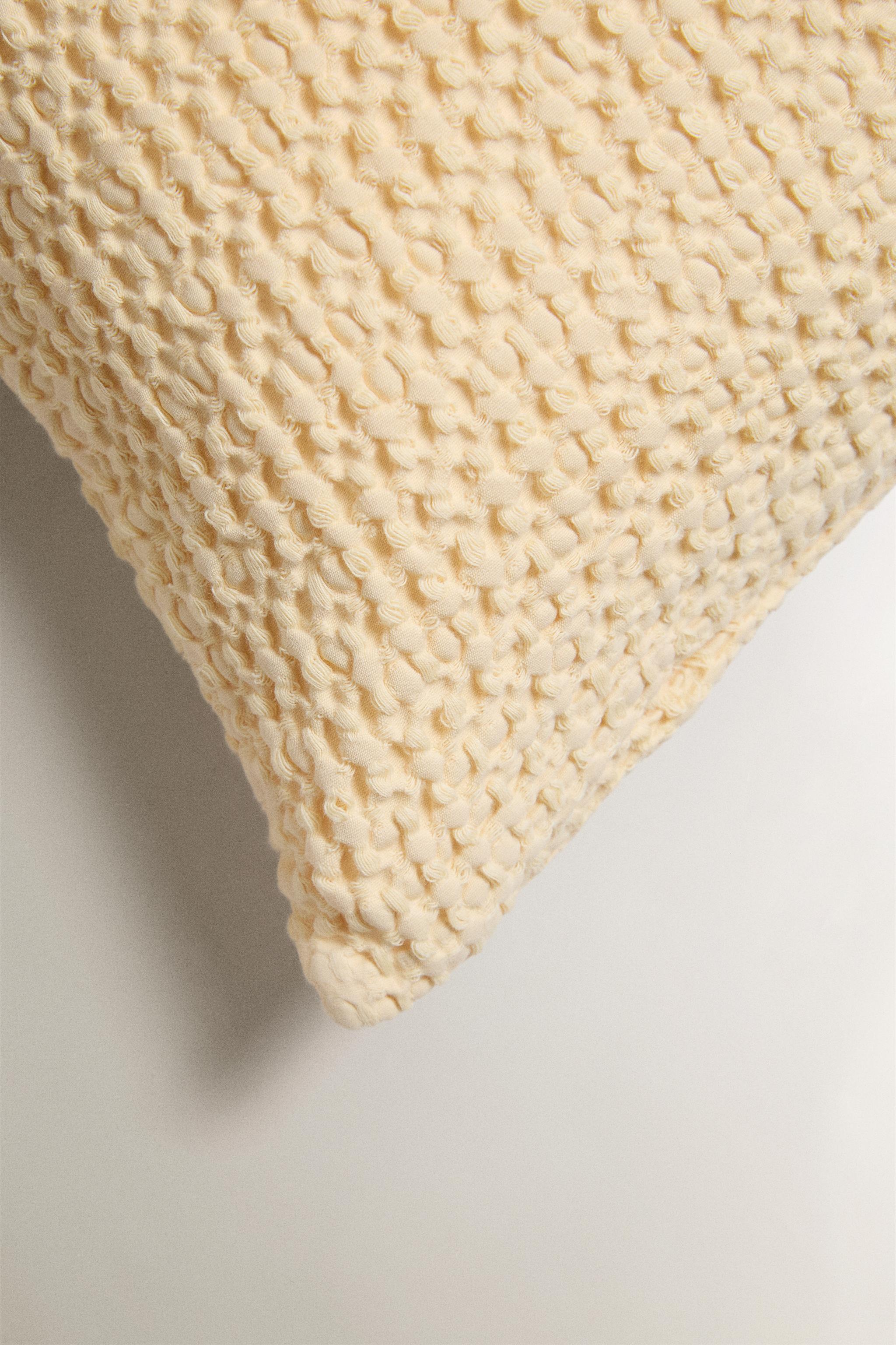 WAFFLE-KNIT THROW PILLOW COVER — Yellow