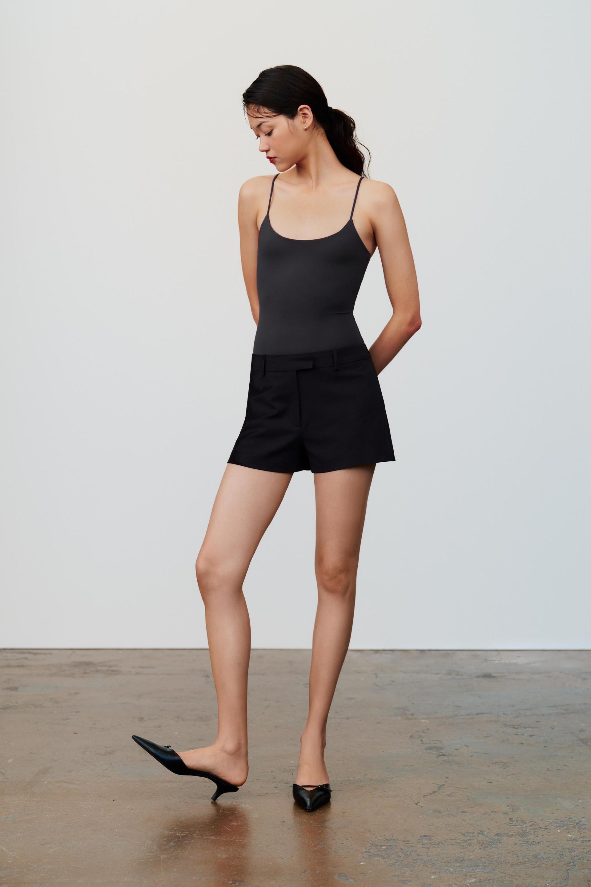 MID-RISE MINI SHORTS - Black