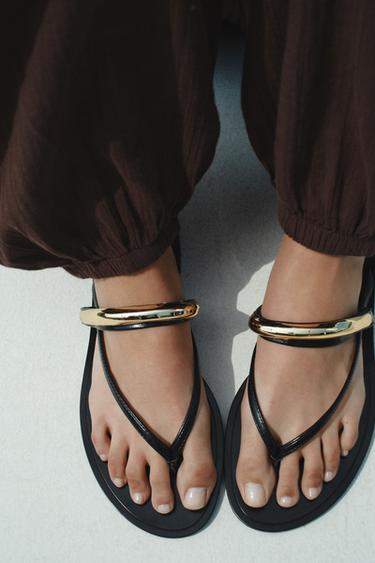 Zara SANDALS WITH METALLIC APPLIQUÉ - Black