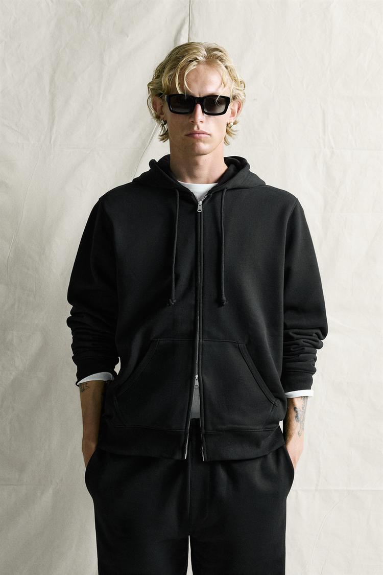 REGULAR FIT HOODIE WITH ZIP