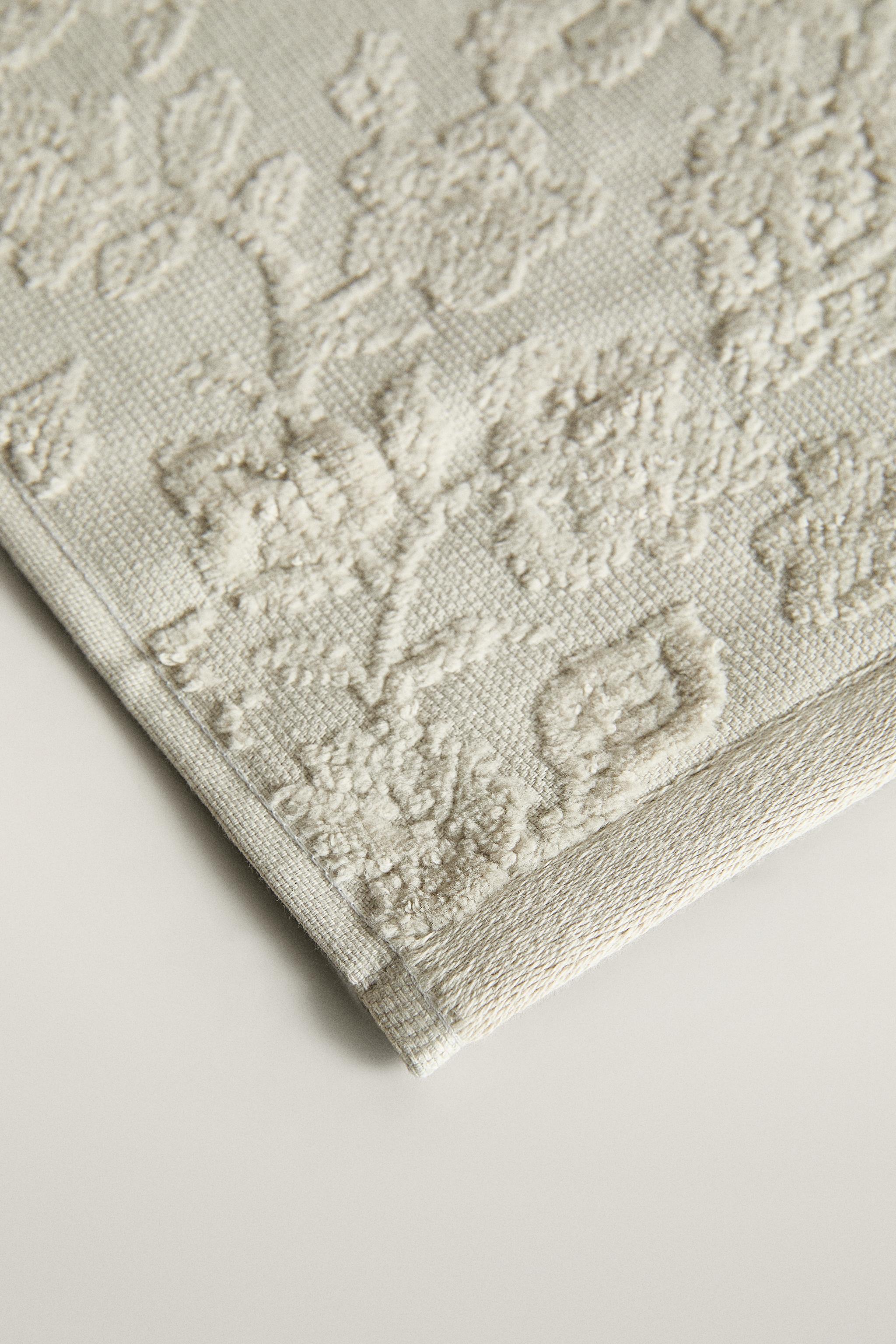 FLORAL JACQUARD BATH TOWEL