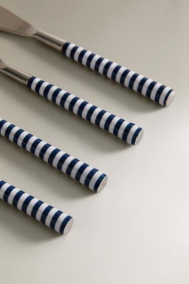 LOT COUTEAUX À BEURRE MANCHE RAYURES (LOT DE 4) - Bleu / Blanc de Zara - Image 2