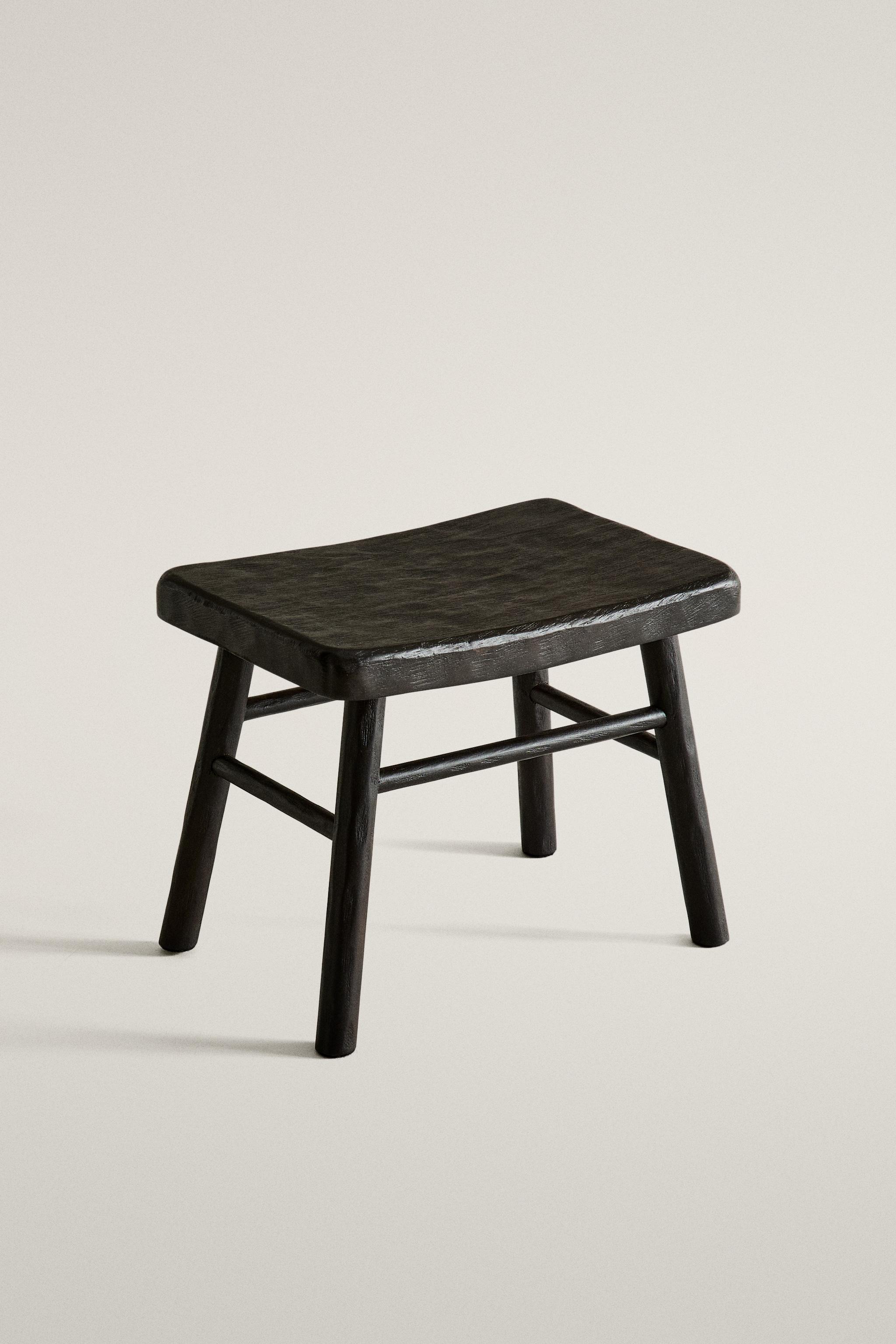MINI HAMMERED WOOD STOOL