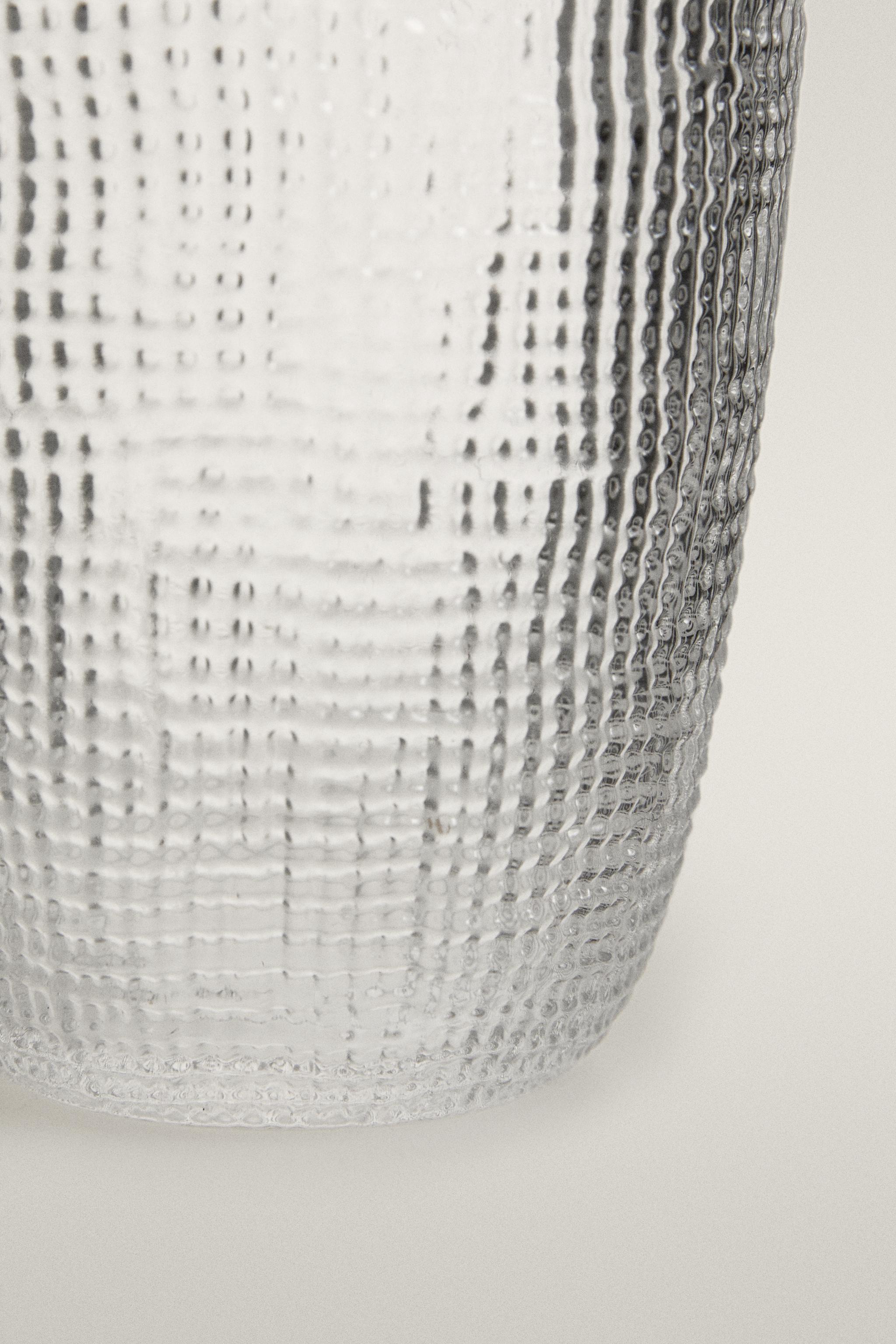 RAISED DESIGN GLASS TUMBLER
