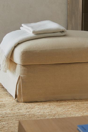 FOOTSTOOL 01 - بيج فاتح الخاص بـ Zara