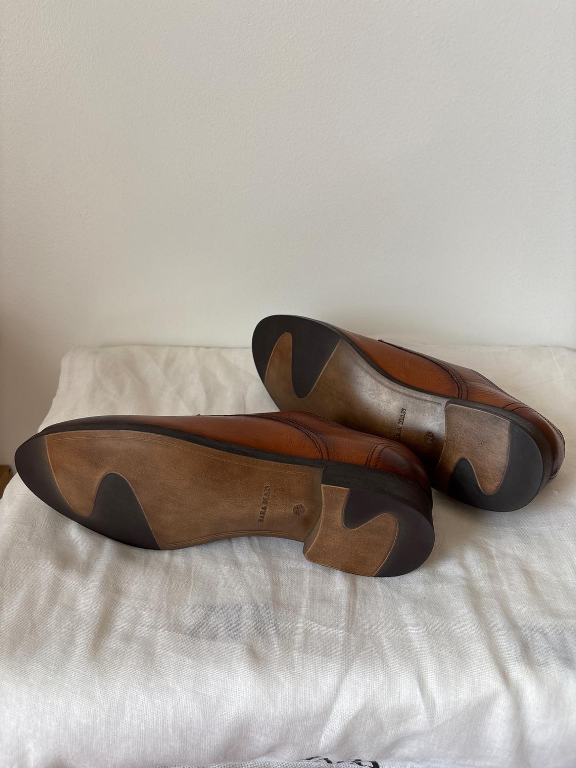 ZARA NEW CONDITION DRESS SHOES IN LEATHER - Image 4