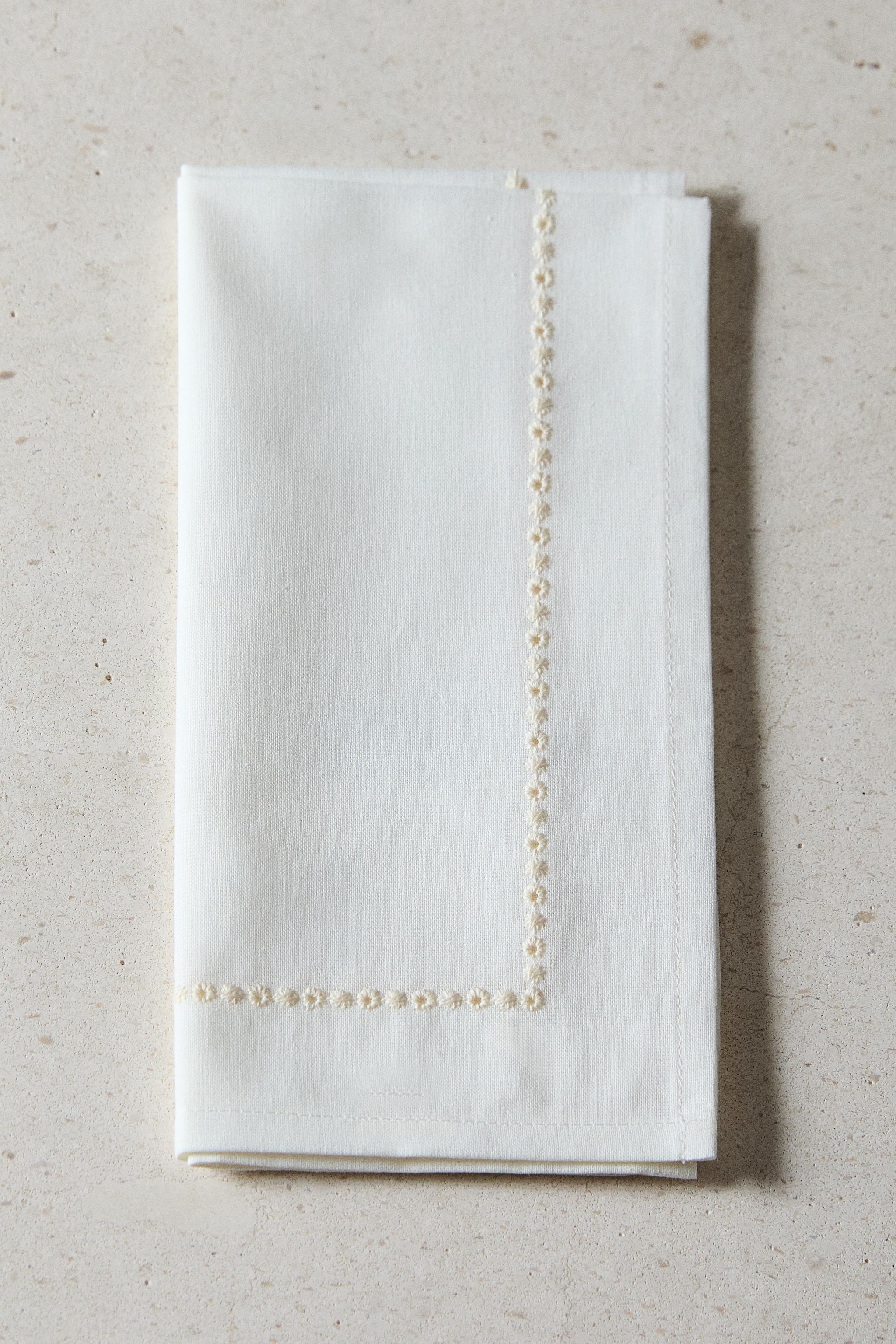 ZARA  ホワイト テーブルクロス 170x250 cm ZARA HOME ホワイト テーブルクロス 170x250 cm