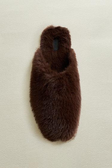 FAUX FUR MULE SLIPPERS - Brown by Zara