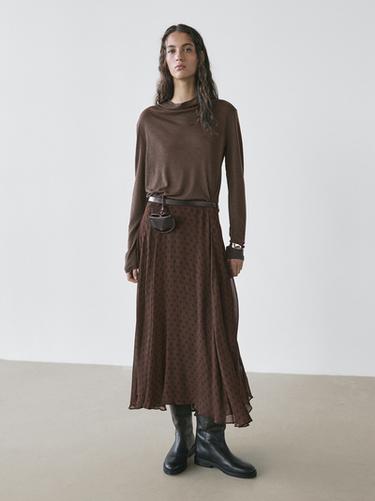 Falda midi vuelo lunares - Marrón de Zara