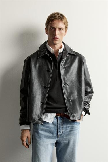 SOBRECAMISA BOXY FIT EFECTO PIEL PESPUNTES - Negro de Zara