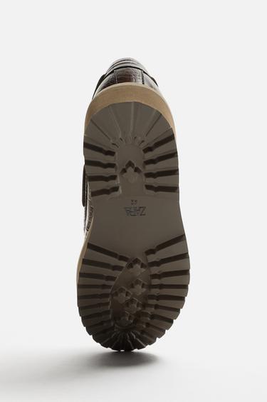 CHAUSSURES BATEAU GRAVÉES - Marron de Zara - Image 5