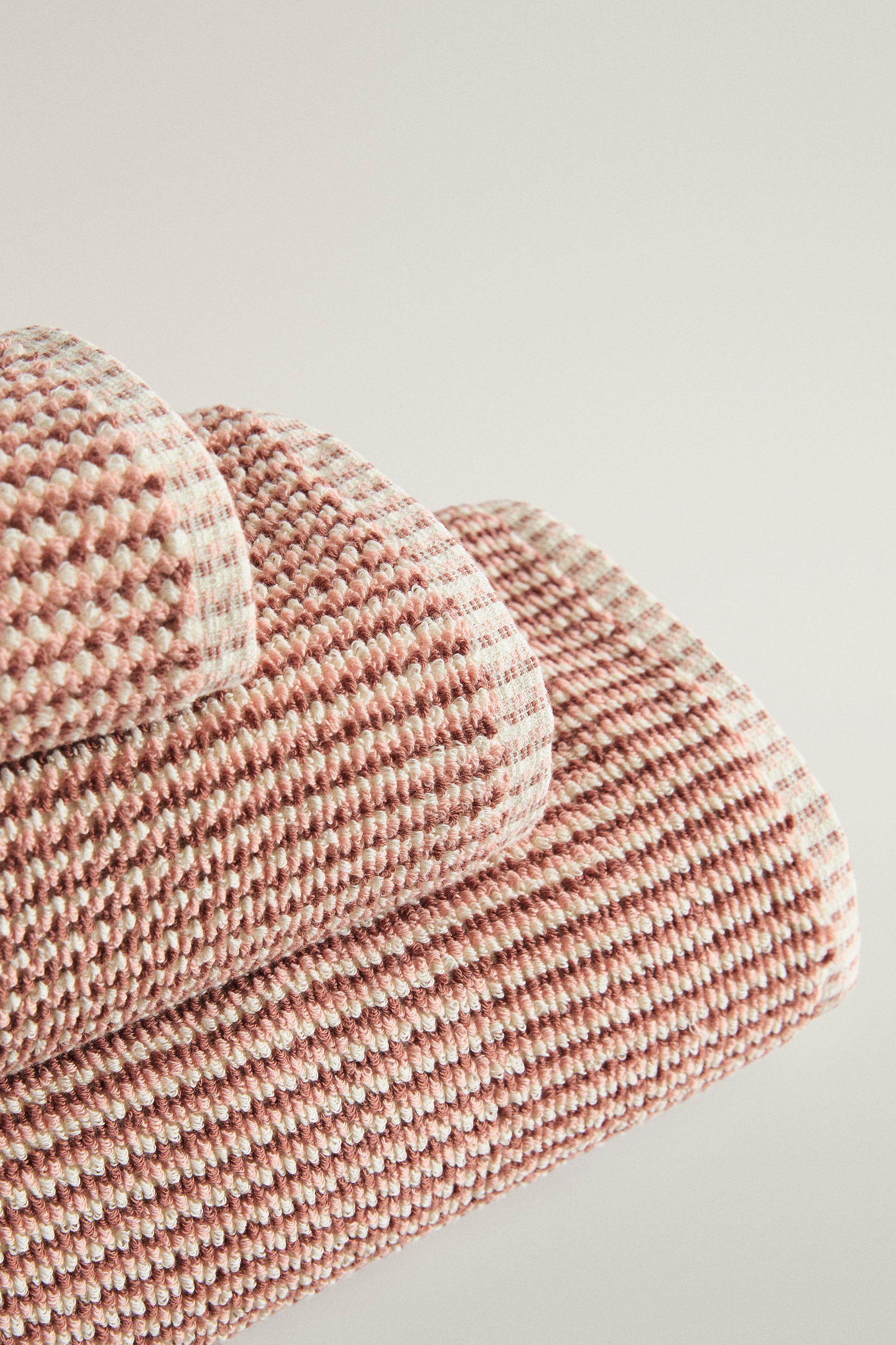 SERVIETTE DE BAIN COTON TEXTURÉE