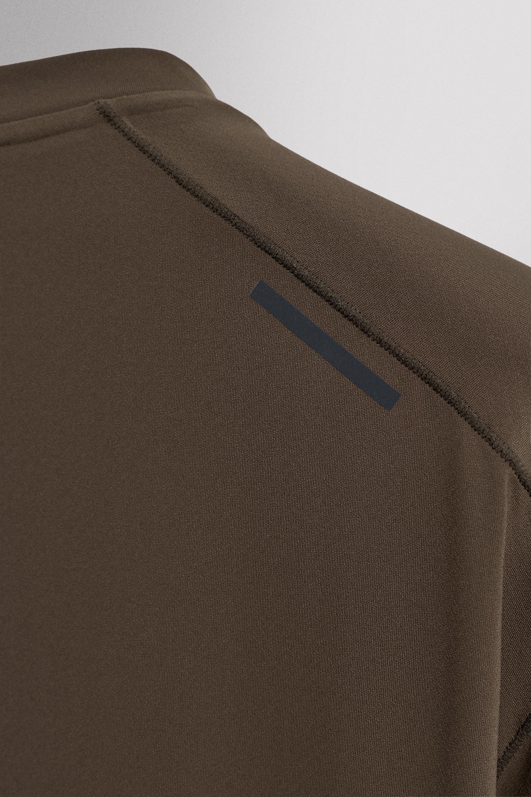 T-SHIRT RUNNING MANCHES COURTES