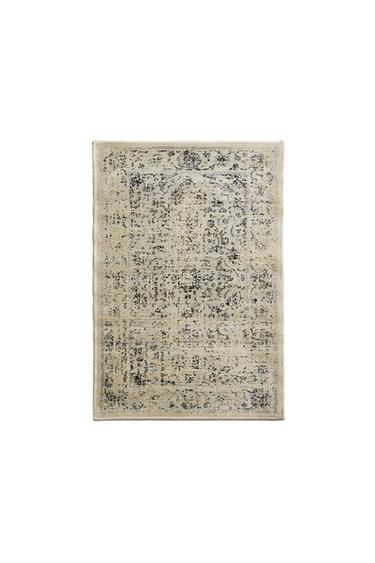 VINTAGE-EFFECT RUG - Beige by Zara