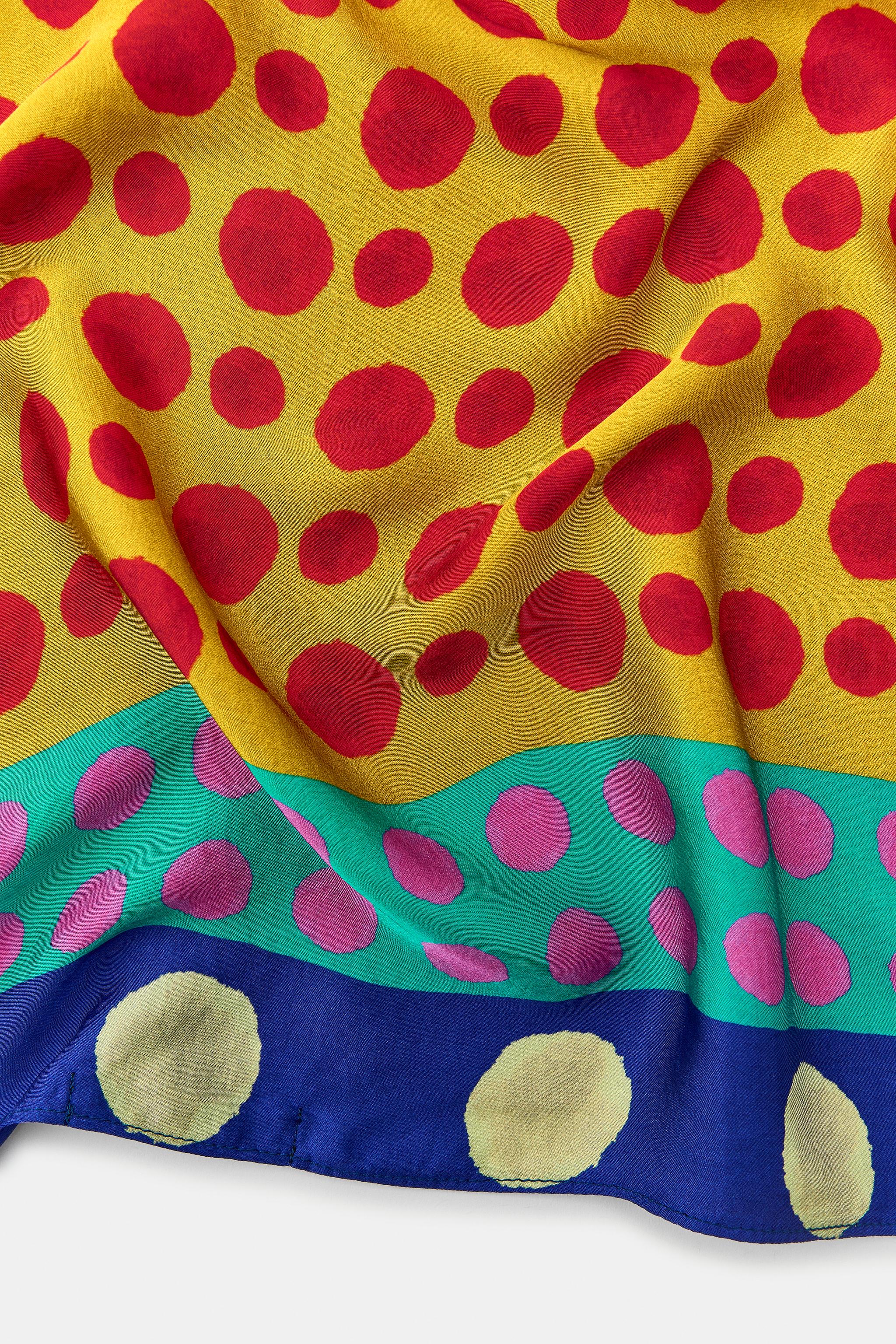 POLKA DOT PRINT SCARF