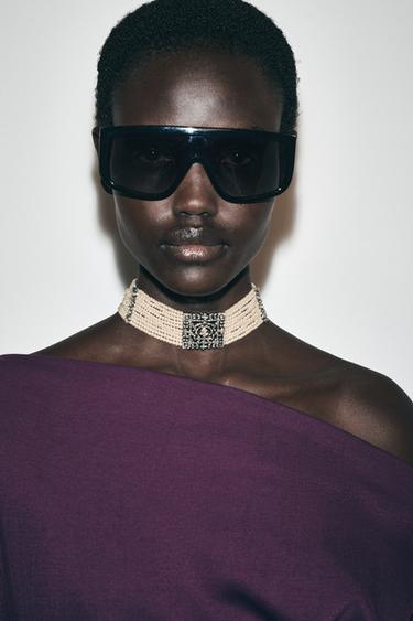CHOKER NECKLACE WITH PEARLS AND RHINESTONES — 109 2