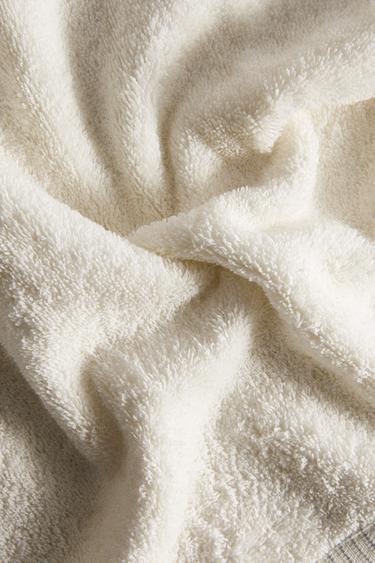 BATH TOWEL WITH STRIPED BORDER - Ivory by Zara