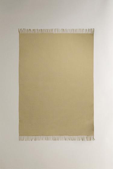 بطانية سادة فائقة النعومة - خردلي الخاص بـ Zara - صورة 0