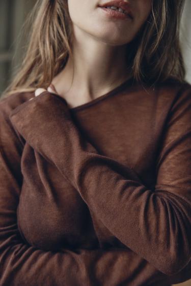 T-SHIRT 100 % LAINE - Marron de Zara - Image 3