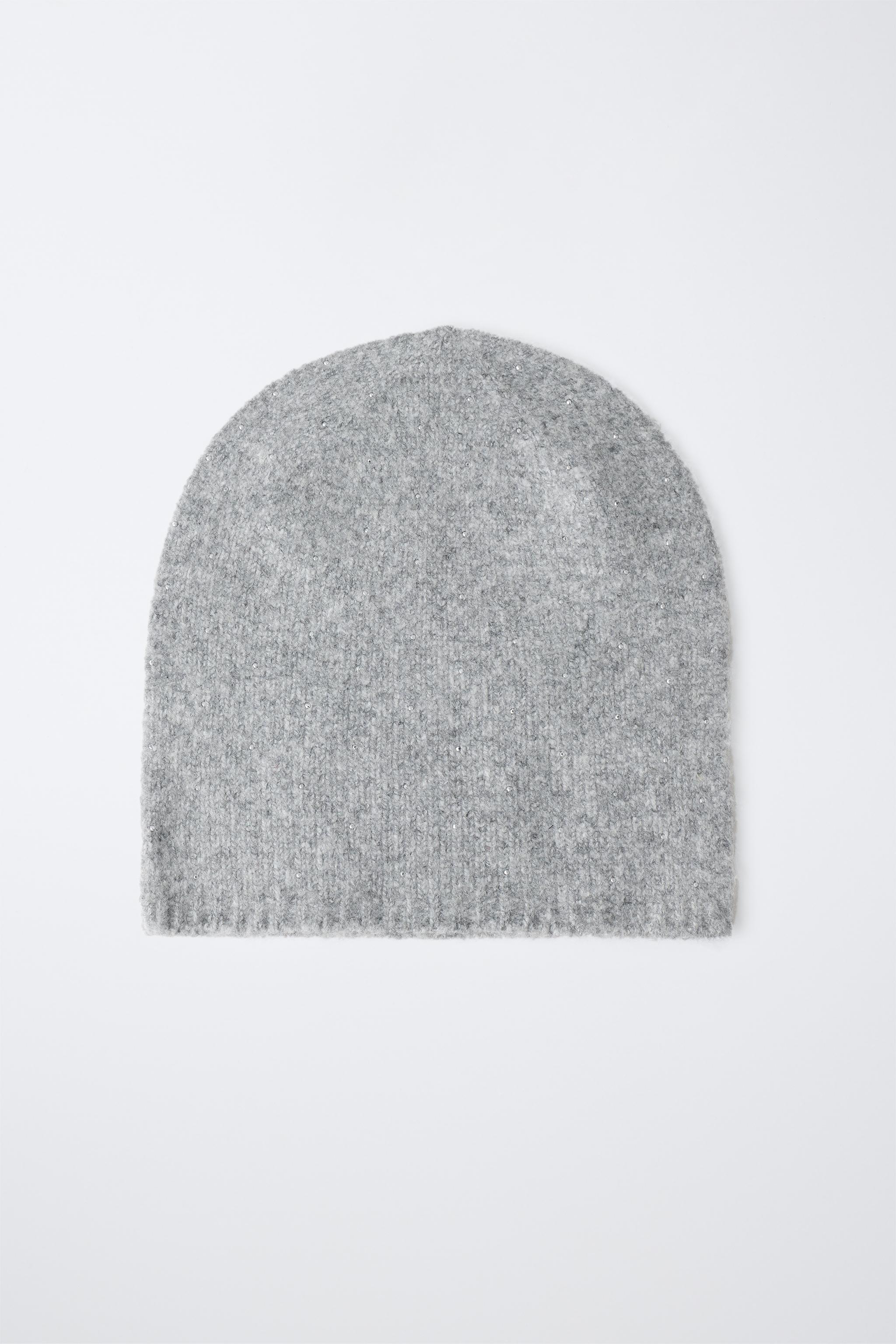 BONNET EN MAILLE BRODÉ