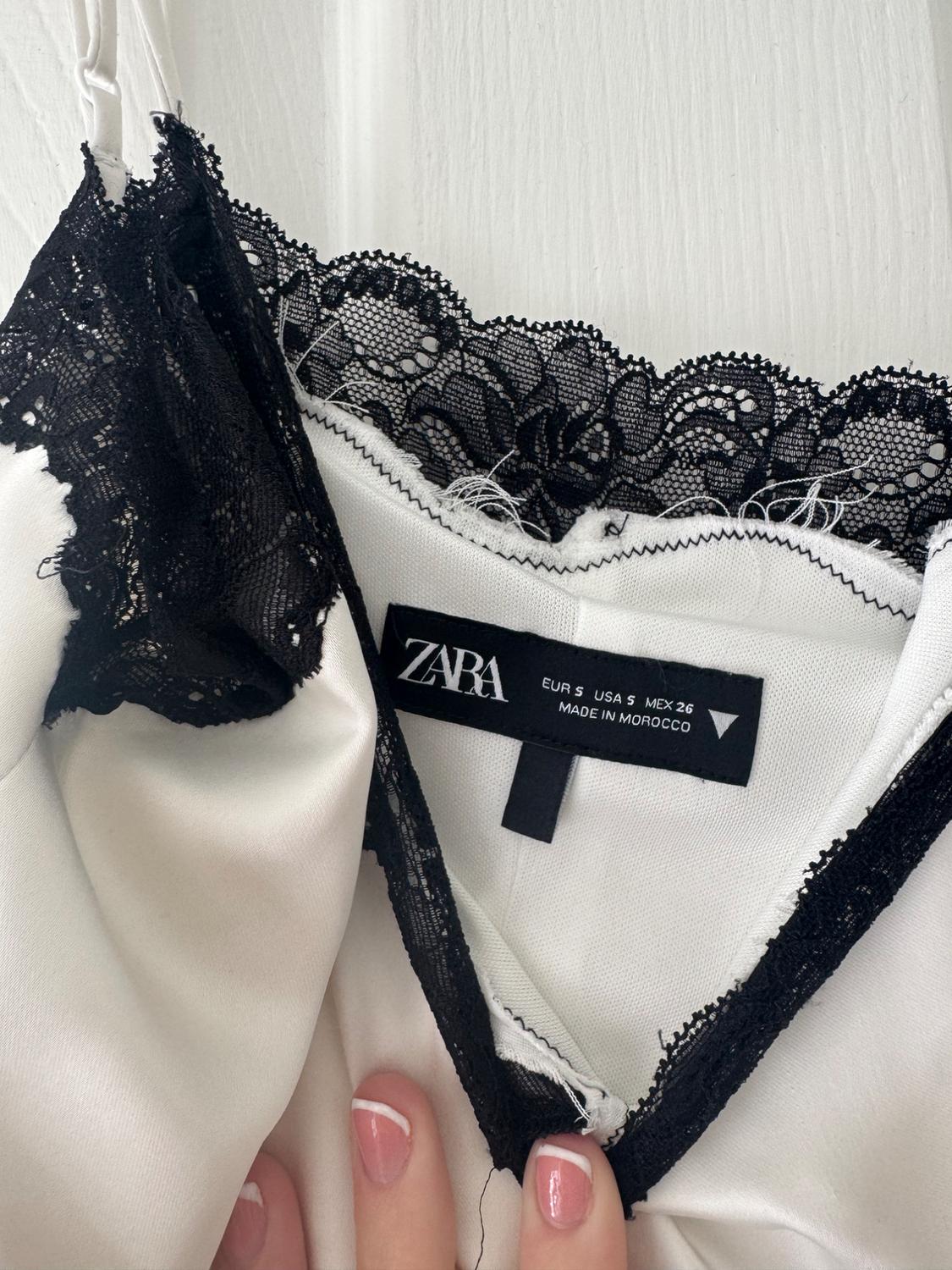 SATIN BODYSUIT WITH LACE APPLIQUÉ - Image 4