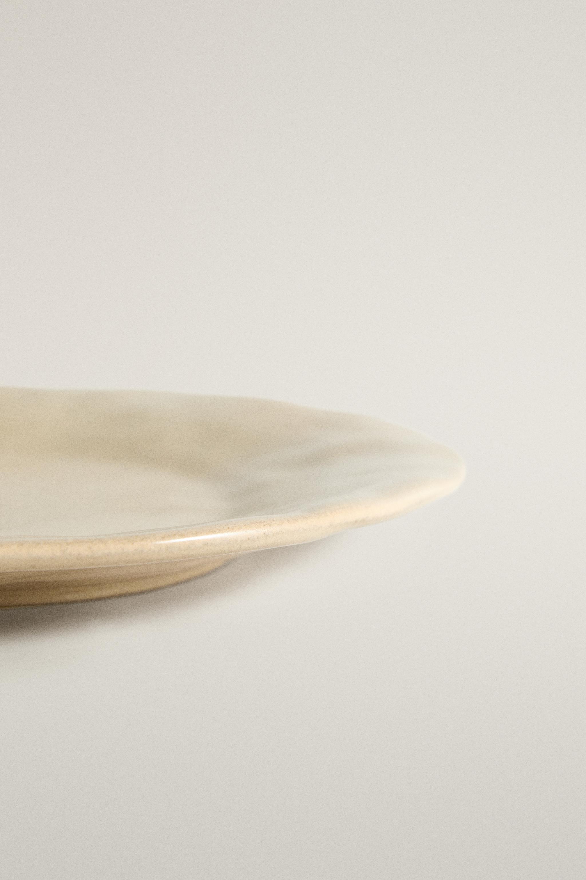 IRREGULAR STONEWARE DINNER PLATE