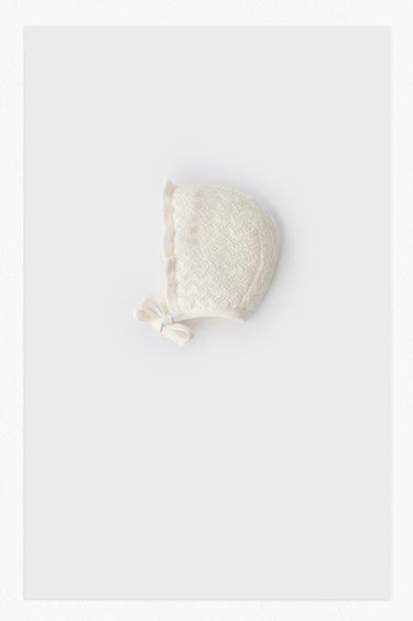 ODPRTO PLETENA KAPICA IZ BOMBAŽA IN SVILE - Ekru barva od Zare