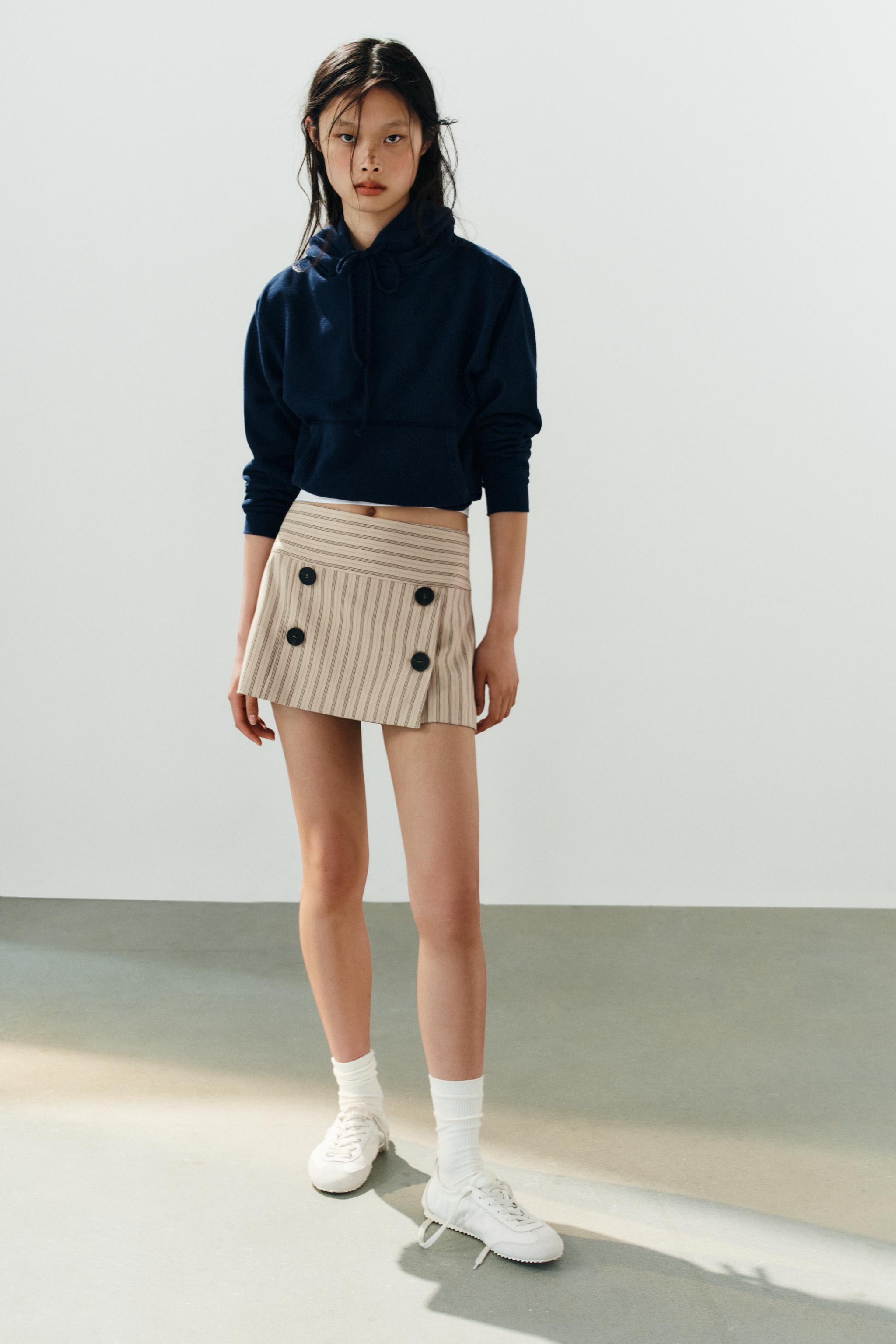 BUTTONED SKORT
