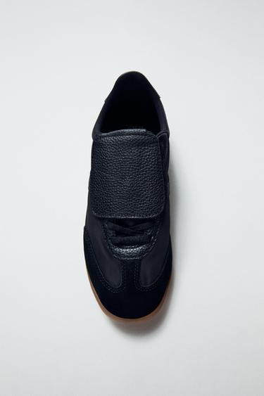 SNEAKERS WITH TONGUE DETAIL - Black by Zara
