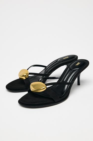 SANDALES À DÉTAIL MÉTALLIQUE - Noir de Zara - Image 1