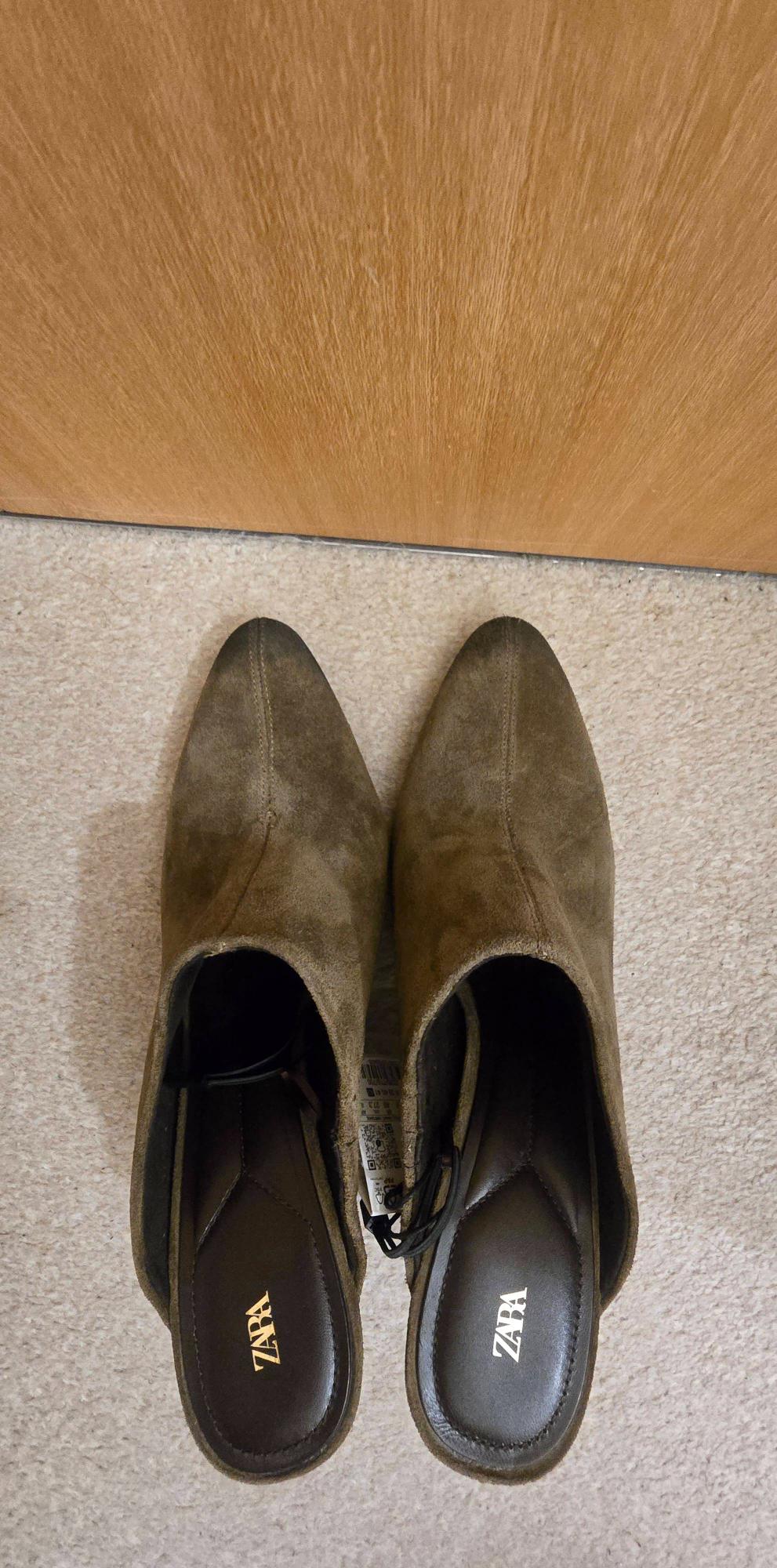 DISTRESSED SPLIT SUEDE MULES - Image 4