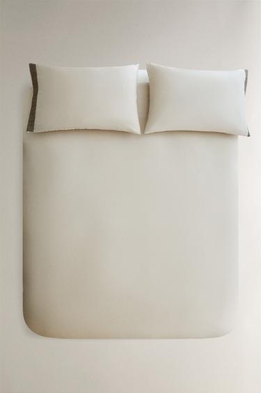 COPRIPIUMINO IN SATIN CON RICAMO (300 FILI) - Beige di Zara