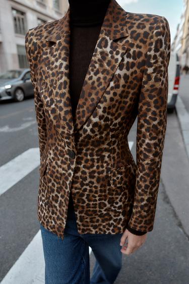BLAZER ENTALLADA ESTAMPADO ANIMAL - Leopardo de Zara