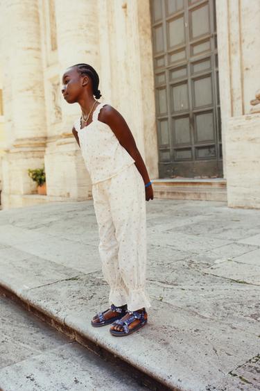 Zara TOP SA SCHIFFLY VEZOM I ČIPKOM – Ekru