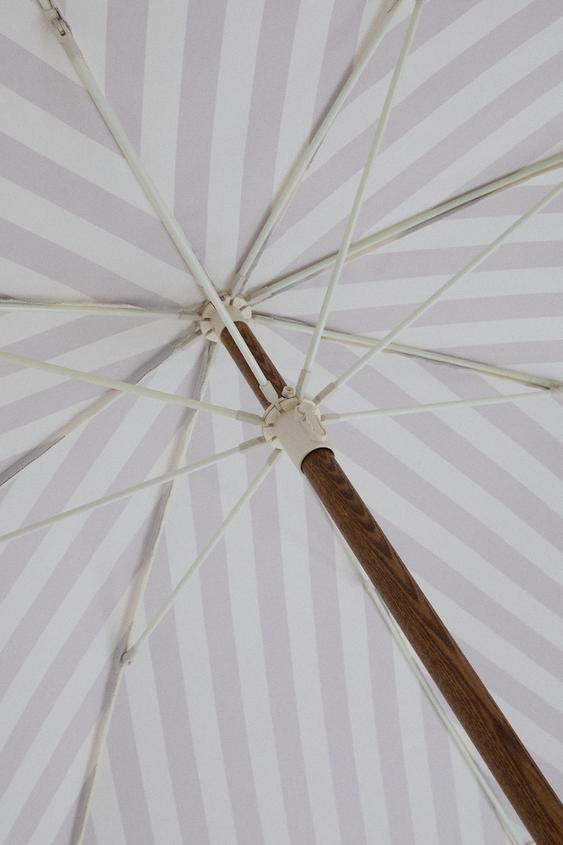 PARASOL EN FRÊNE À PASSEPOIL CONTRASTÉ (Ø 200 CM) - Écru / Rouge de Zara - Image 2