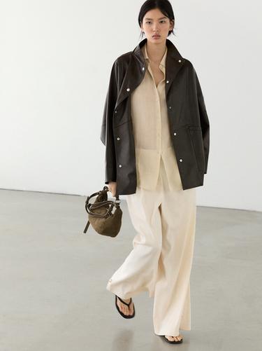 Parka capa bolsillos piel napa - Marrón de Zara