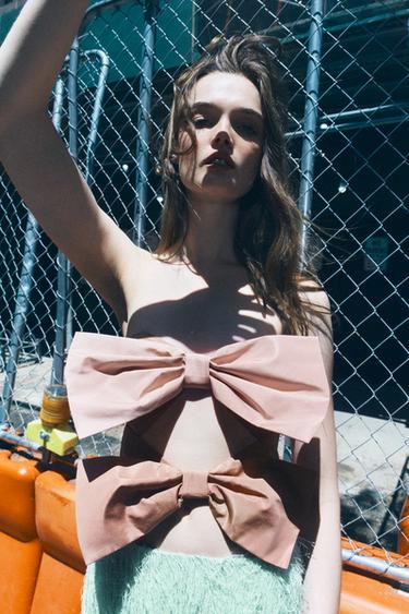 ТОП ИЗ ТАФТЫ С ВЫРЕЗАМИ И БАНТАМИ — КОРИЧНЕВЫЙ от Zara — изображение 0