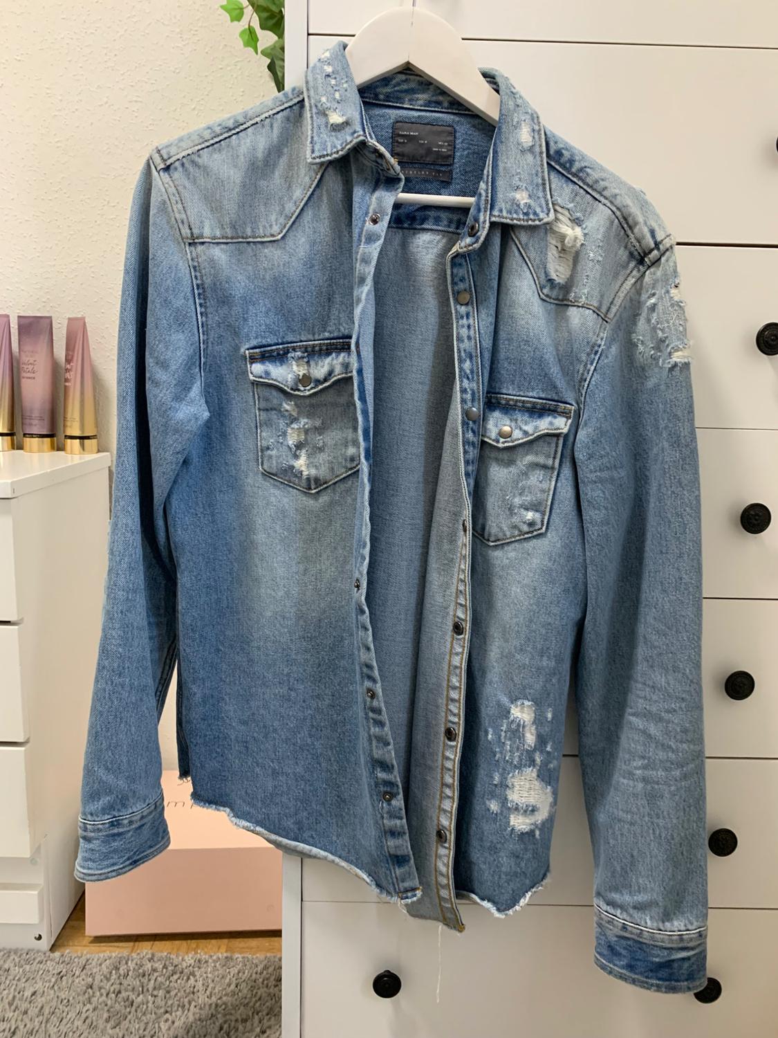 RIPPED DENIM OVERSHIRT