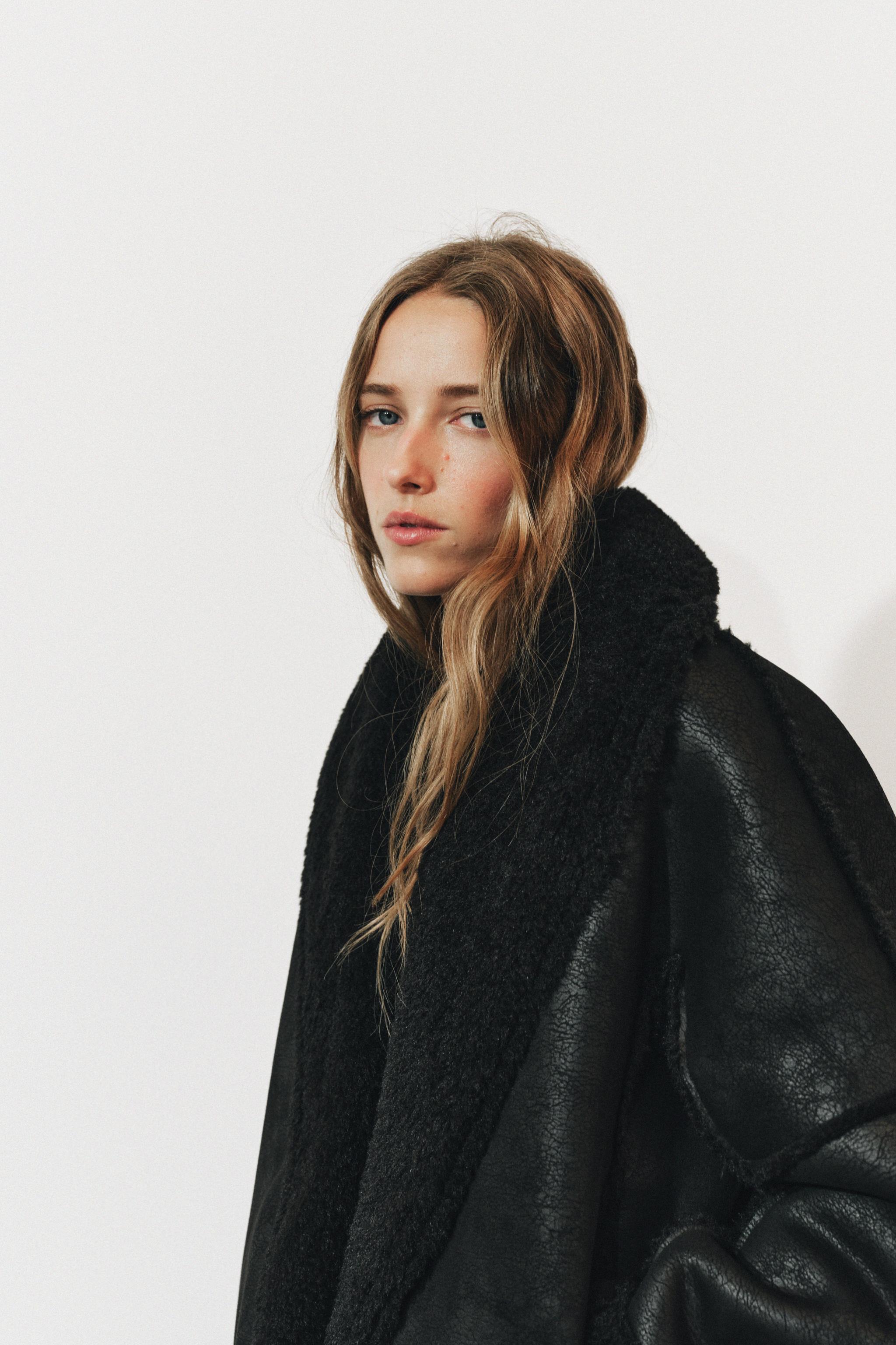 ZW COLLECTION フェイクファージャケット - ブラック | ZARA Japan / 日本